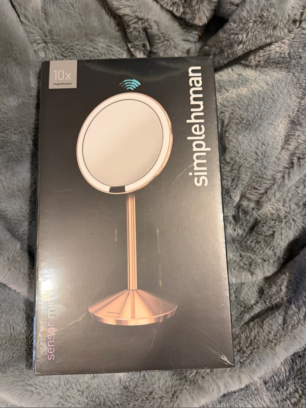 simplehuman Rose Gold Sensor Makeup Mirror - Illuminated 10x Magnification